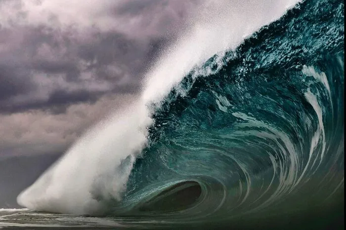 40 Breathtaking Wave Photos By Ray Collins
