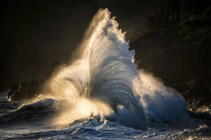 40 Breathtaking Wave Photos By Ray Collins
