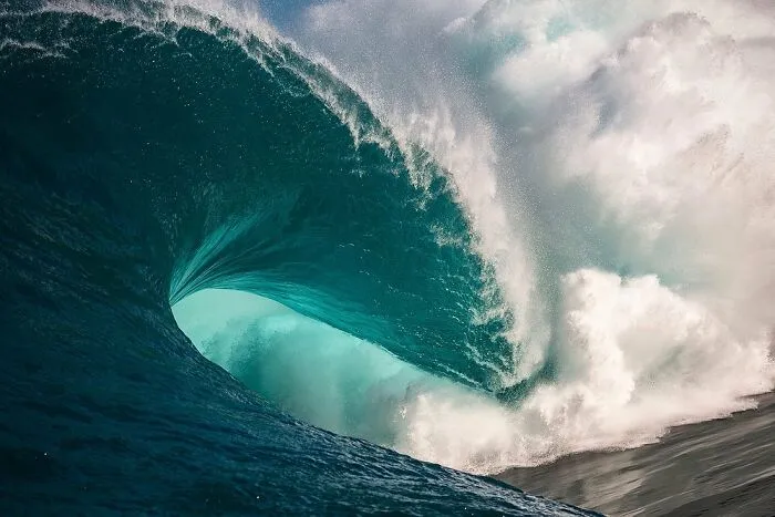 40 Breathtaking Wave Photos By Ray Collins