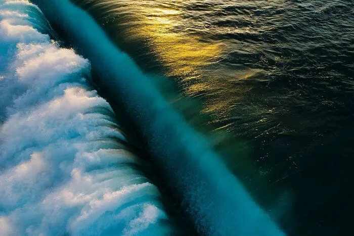 40 Breathtaking Wave Photos By Ray Collins