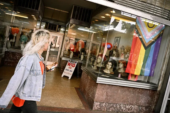 Seeking Hidden Connections: My Candid Exploration Of Street Life Over The Years (31 Pics)