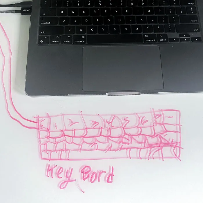 Mi hija me ha robado el teclado para jugar al Minecraft y ha dejado esto en su lugar