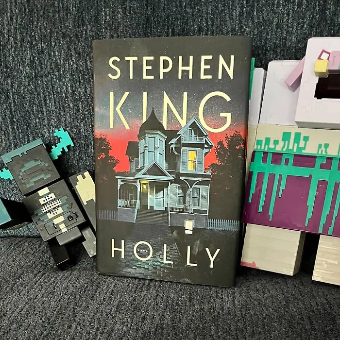Missing Out On <span Style="Font:inherit;color:#d74b1f;"> "Holly" Book</Span>? Seriously, Don't - It’s Stephen King At His Creepy Best!