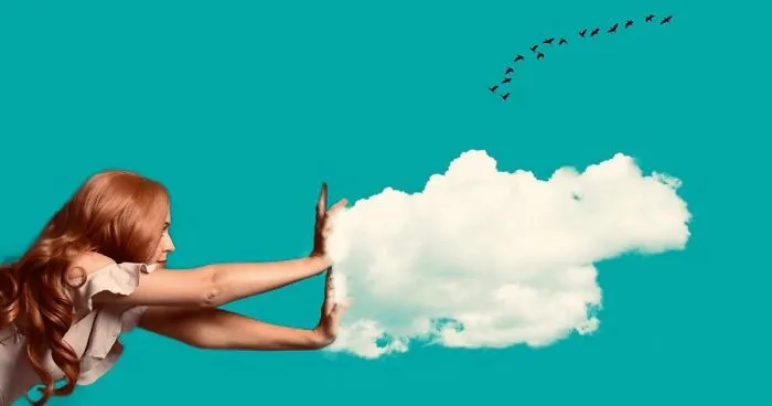 This Photographer Transforms Everyday Objects Into Cloud Art (41 Pics)