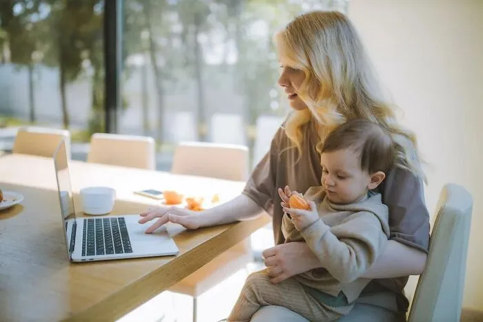 35 Babysitters Share The Weirdest Things The Parents Ever Asked Them To Do