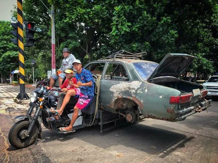 Photojournalist Captures Social Contrasts In Paraguay, Here Are His 33 Most Captivating Photos