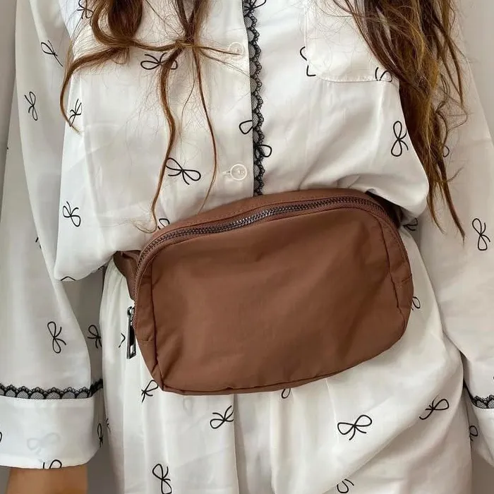 <a style="display:inline;" href="https://www.amazon.com/dp/B0BM5PD5KB?ie=UTF8&pd_rd_plhdr=t&aref=xTO11H8paK&th=1&linkCode=ll1&tag=bpkangaroo-20&linkId=a399578eec91f45909d6eeef676be8fc&language=en_US&ref_=as_li_ss_tl " target="_blank"> Every Savvy Traveler Knows A <span Style="Font:inherit;color:#d74b1f;"> Handy Fanny Pack</Span> Is The Only Sollution To A Pickpocketing Problem