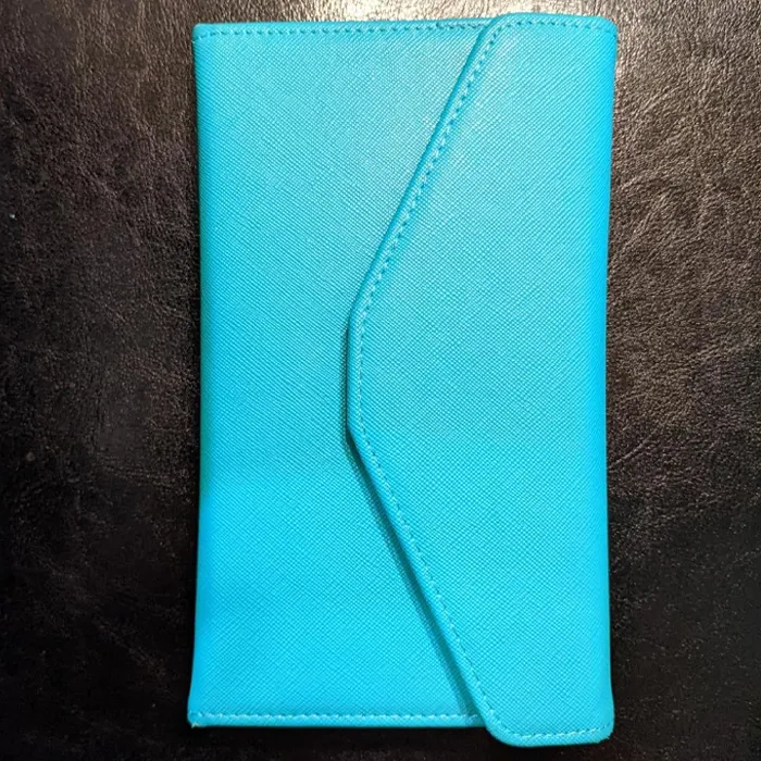 <span Style="Font:inherit;color:#d74b1f;"> The Go-Everywhere Wallet</Span> Is Your One-Stop Sollution To Keeping Your Valuables All In One Stylish And Safe Place