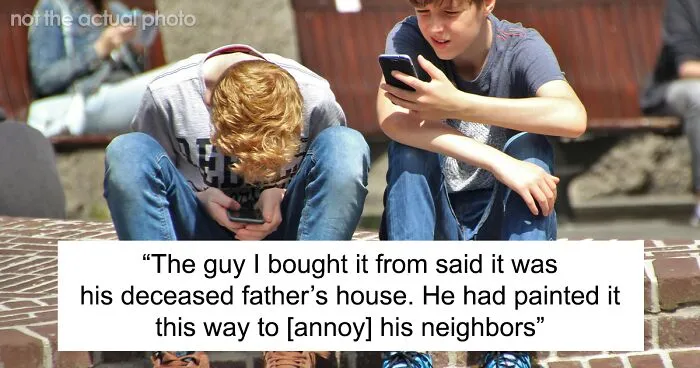 Guy Decides Not To Change Color Of The House He Bought, His Teen Son Struggles With It Years Later
