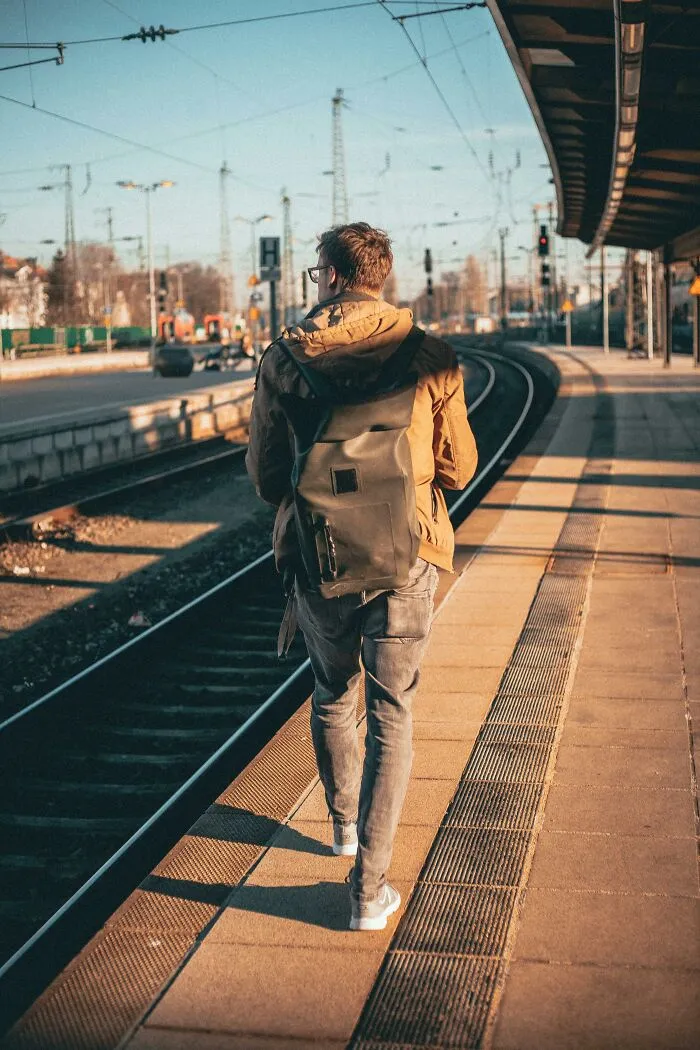 “Doing What My Parents Expected Of Me”: 30 People Over 30 Share Their Biggest Regrets