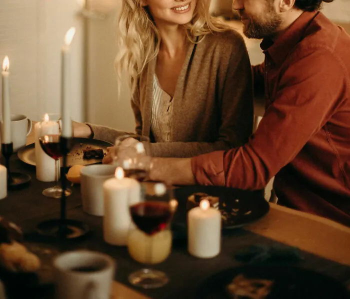 30 People Who Dated Rich Share The Most Surprising Things They Experienced