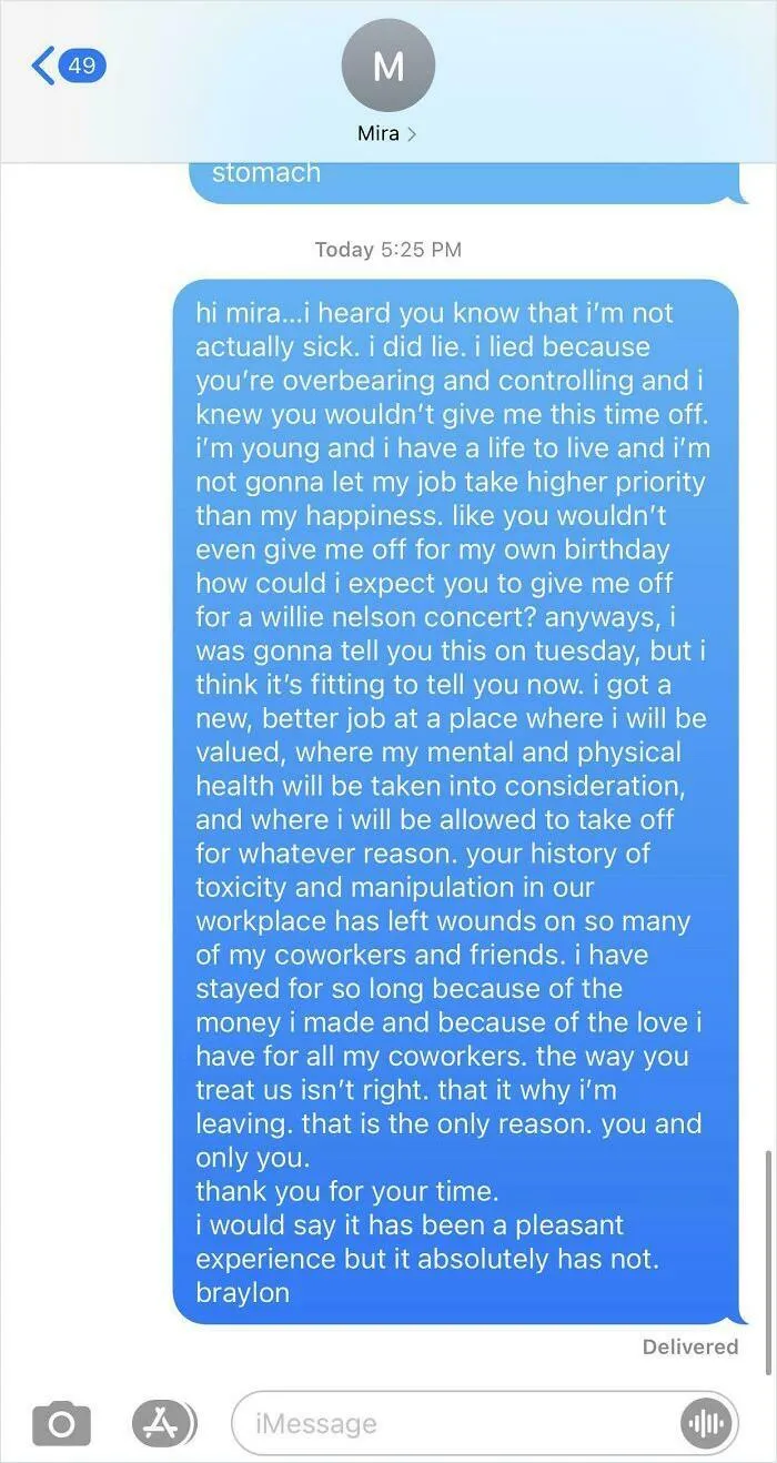 30 Screenshots Of Text Exchanges Featuring Job Resignations, As Shared On This Page