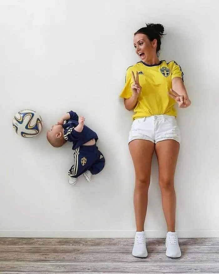 11 Creative And Straight-Up Adorable Pictures This Swedish Mom Took With Her Baby