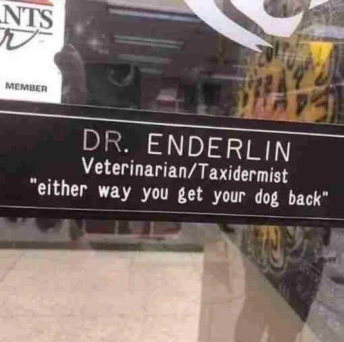 “Signs That Make You Just A Little Unsettled”: 50 Times People Felt Threatened By A Weird Sign