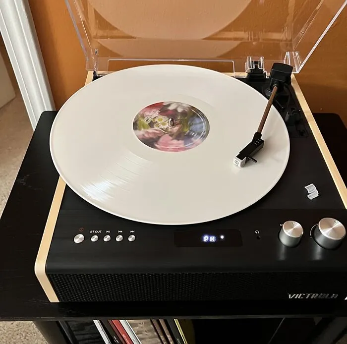 Vinyl Never Really Went Anywhere, And A <a Style="Display:inline;" Href="Https://Www.amazon.com/Dp/B08gkynhh8?&linkcode=ll1&tag=bpdeer-20&linkid=49167ec1dcbc7ee40fc27095cc3ea322&language=en_us&ref_=as_li_ss_tl" Target="_blank">  <span Style="Font: Inherit; Color: #d74b1f;"> Bluetooth Turntable </Span> Lets Dad Prove That Point To Everyone In The House While Playing Something Nobody Else Chose