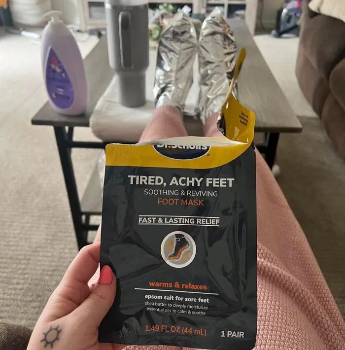 A <span Style="Font:inherit;color:#d74b1f;"> Feet Soothing & Reviving Foot Mask </Span> Is Exactly What You Need If Your Dogs Are Barking After A Long Day Of Sightseeing
