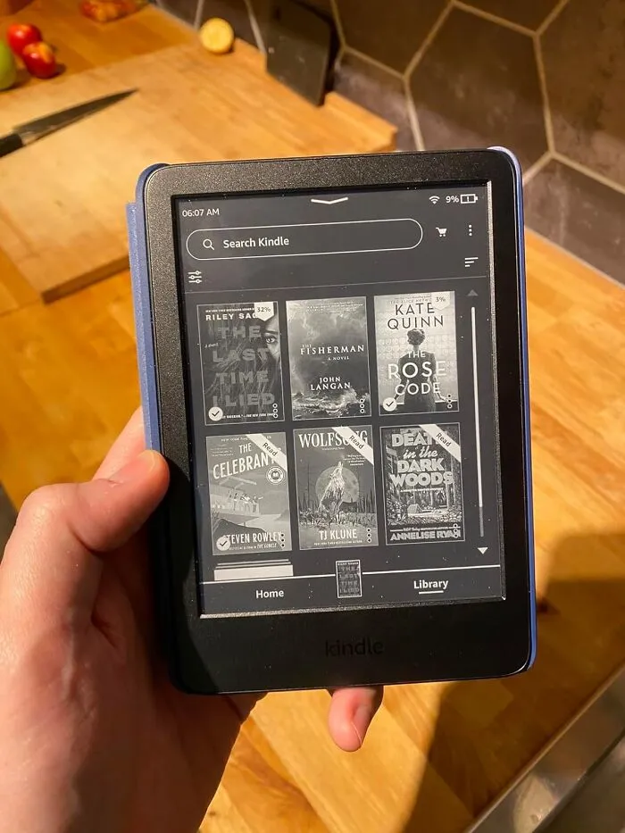 Every Dad Who Has Been Carrying A Paperback The Size Of A Brick On Every Trip He Takes Is About To Discover That An <a Style="Display:inline;" Href="Https://Www.amazon.com/Kindle-The-Lightest-And-Most-Compact-Kindle/Dp/B09swv3byh?ie=utf8&linkcode=ll1&tag=bpmoose-20&linkid=29cc8e53975e89d6f73ada382640dea7&language=en_us&ref_=as_li_ss_tl" Target="_blank">  <span Style="Font: Inherit; Color: #d74b1f;"> Amazon Kindle </Span> Holds An Entire Library And Fits In His Back Pocket Without Complaint
