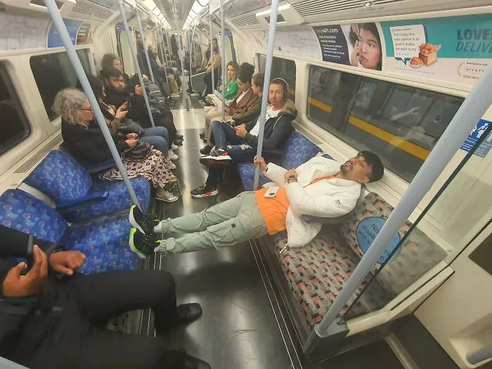 Echando la siesta como un rey