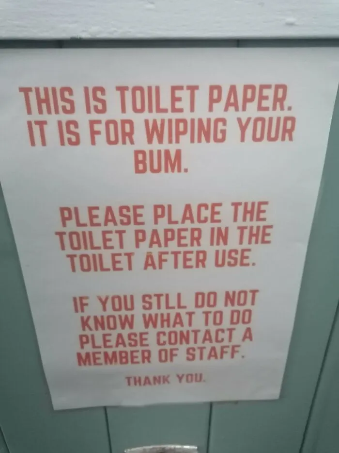 En el cuarto de baño de un bar