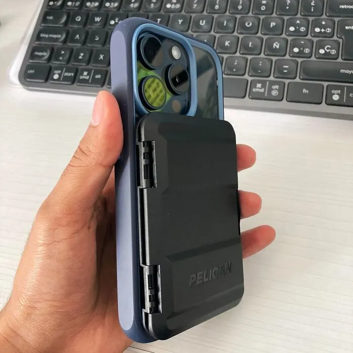 The <span Style="Font: Inherit; Color: #d74b1f;"> Pelican Magnetic Phone Wallet</Span> Has Got A Strong Grip On All Your Valuables
