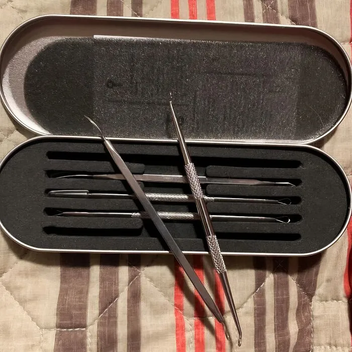 Don't Pop That Zit! Let The <span Style="Font: Inherit; Color: #d74b1f;"> Pimple Popper Tool Kit</Span> Handle It Safely And Gently 