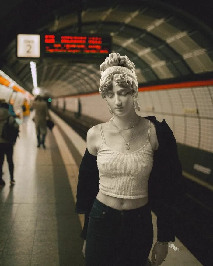 30 Art Icons Manipulated To Pose As Present Social Media Influencers, And The Result Is Spot-On (New Pics)