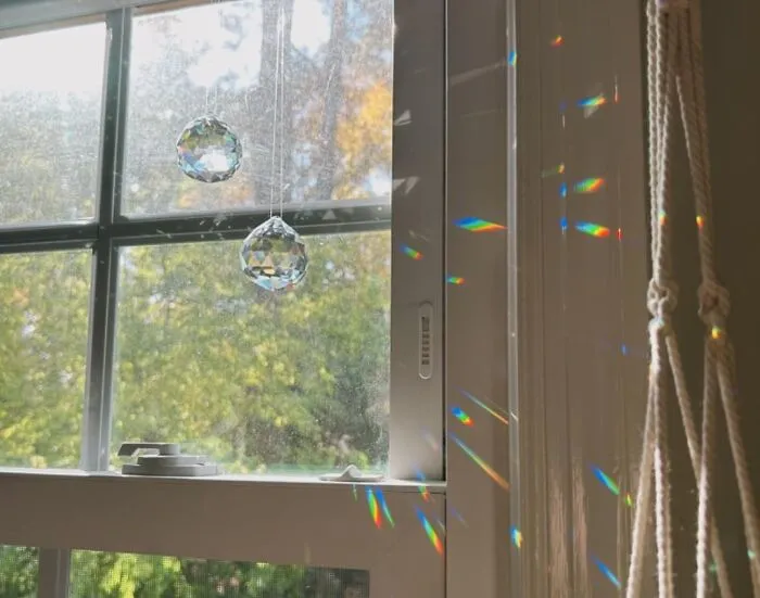 A <span Style="Font:inherit;color:#d74b1f;"> Crystal Ball Prism </Span> Will Bring You Joy, Daily