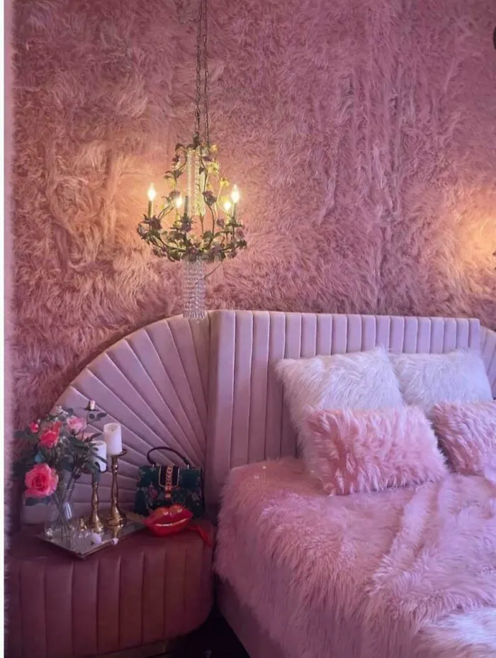 Left Hubby. Created Sensual Bedroom To Lure A Man Who Appreciates A Real Woman. Thoughts?