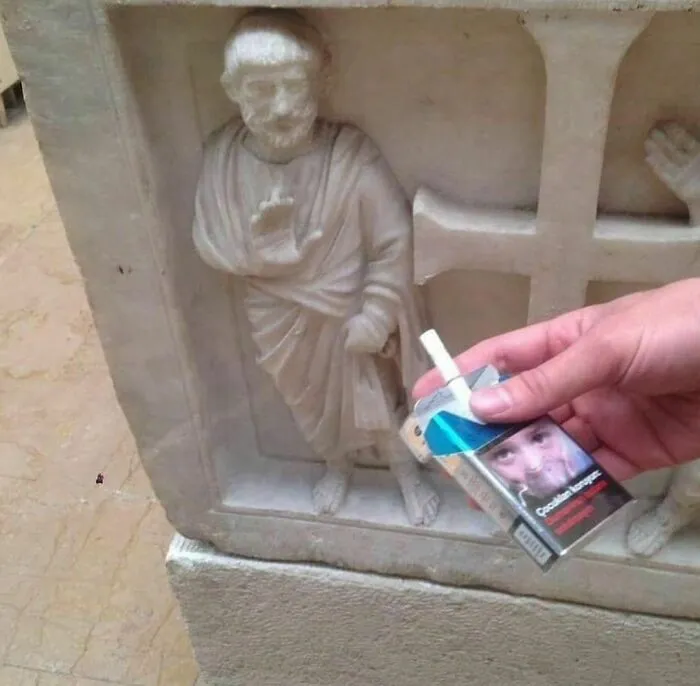 "I Want To Leave Ok" Is Pretty Much The Weirdest Instagram Account, Here Are 50 Pics To Prove It (New Pics)