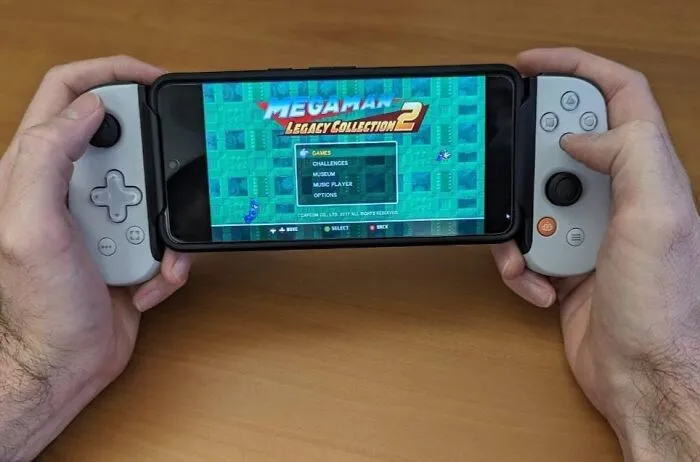 This <span Style="Font:inherit;color:#d74b1f;"> Mobile Gaming Controller  </Span> Turns Your Phone Into A Switch In A Flash