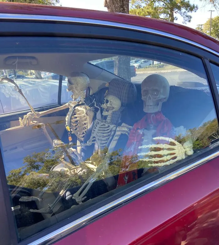 Así ha decorado mi compañero su coche por Halloween