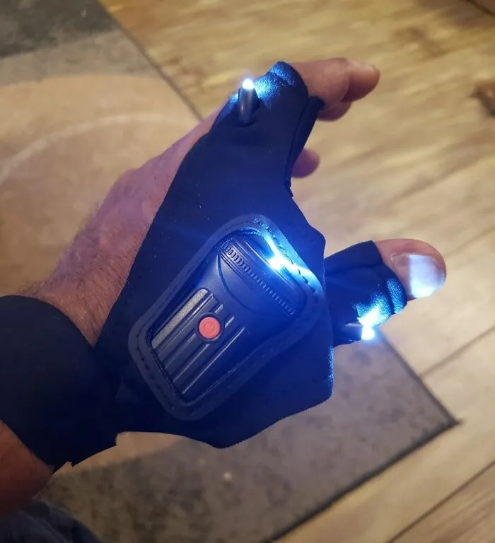 You Will Never Have To Hold The Torch For Your Dad Again With These<span Style="Font:inherit;color:#d74b1f;"> Rechargeable Flashlight Gloves  </Span>