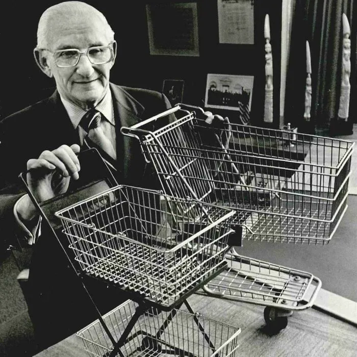 Sylvan Goldman, quien inventó el carro de la compra hace 87 años
