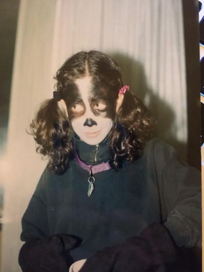 Yo a los 7 años disfrazada de mi perro por Halloween