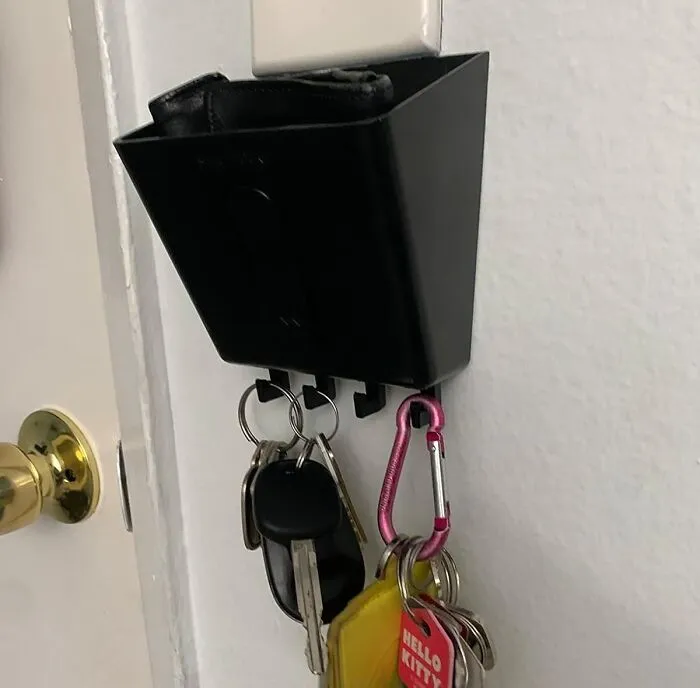Keys, Wallet, Phone, Chapstick: <span Style="Font: Inherit; Color: #d74b1f;"> The No Screwups Switch Pocket</Span> Holds All Your Essentials