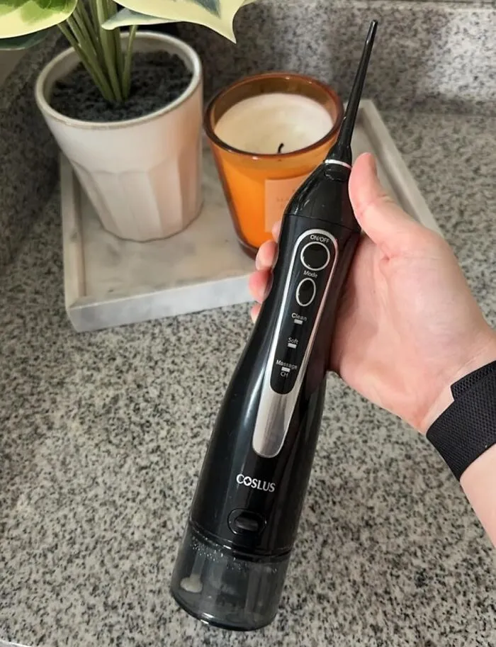 <span Style="Font: Inherit; Color: #d74b1f;"> Water Dental Flosser</Span> Blasts Away Plaque And Food Particles, Leaving Your Teeth Feeling Dentist-Clean