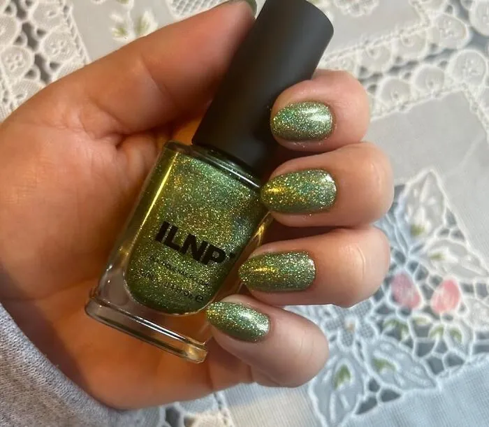 <span Style="Font: Inherit; Color: #d74b1f;"> Holographic Nail Polish</Span> Is Not Just For Mermaids Anymore - Get The Prismatic Shine Everyone's Obsessing Over.