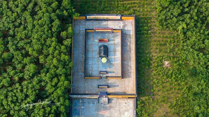 “Eternal Homes”: I Photographed Tombs In Vietnam From Above (39 Pics)