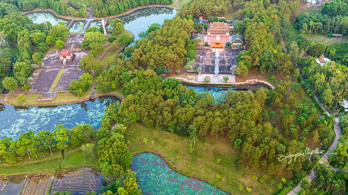 “Eternal Homes”: I Photographed Tombs In Vietnam From Above (39 Pics)