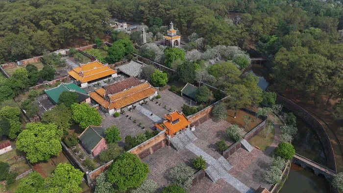 “Eternal Homes”: I Photographed Tombs In Vietnam From Above (39 Pics)