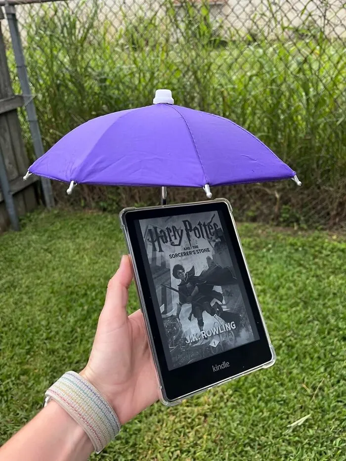 <a Style="Display:inline;" Href="Https://Www.amazon.com/Fantasybear-Protection-Umbrella-Universal-Adjustable/Dp/B0b8nc96d1?ie=utf8&linkcode=ll1&tag=bptoucan-20&linkid=4759b6a54f93389b0284a5cc67268745&language=en_us&ref_=as_li_ss_tl   " Target="_blank">  This <span Style="Font:inherit;color:#d74b1f;"> Phone Umbrella For The Sun</Span> Allows You To Scroll Endlessly While On The Beach