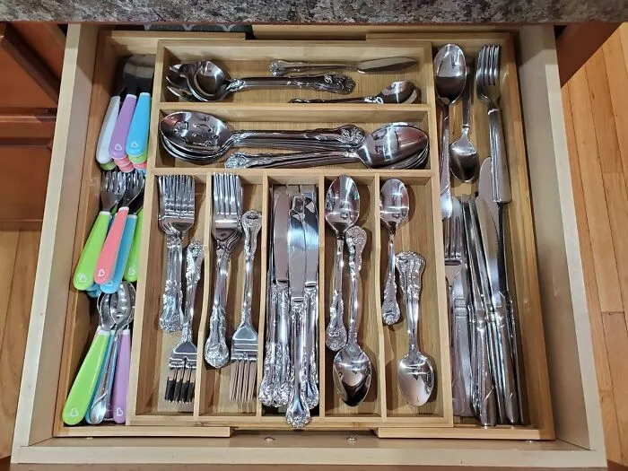 Your Spoons, Knives, And Forks Will Feel Right At Home In This <span Style="Font: Inherit; Color: #d74b1f;"> Luxury Bamboo Organizer</Span>