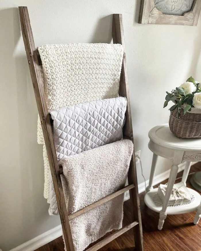 <a Style="Display:inline;" Href="Https://Www.amazon.com/Hallops-Blanket-Premium-Decorative-Blankets/Dp/B0831rsb3p?ie=utf8&linkcode=ll1&tag=bpalpaca-20&linkid=b316bb68b6dcea9f676b85cca753ce25&language=en_us&ref_=as_li_ss_tl " Target="_blank"> A Rustic <span Style="Font:inherit;color:#d74b1f;"> Blanket Ladder </Span> Will Help You Reach The Top Of Your Organizational Game