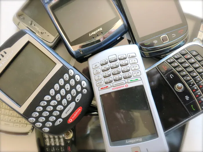 26 Things That Were Considered Necessities In 2014, But Are Practically Extinct Now