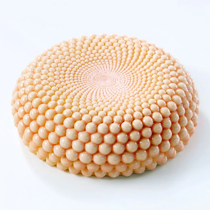 This Ukrainian Pastry Chef Makes Cakes From Random Shapes And Objects (31 Pics)