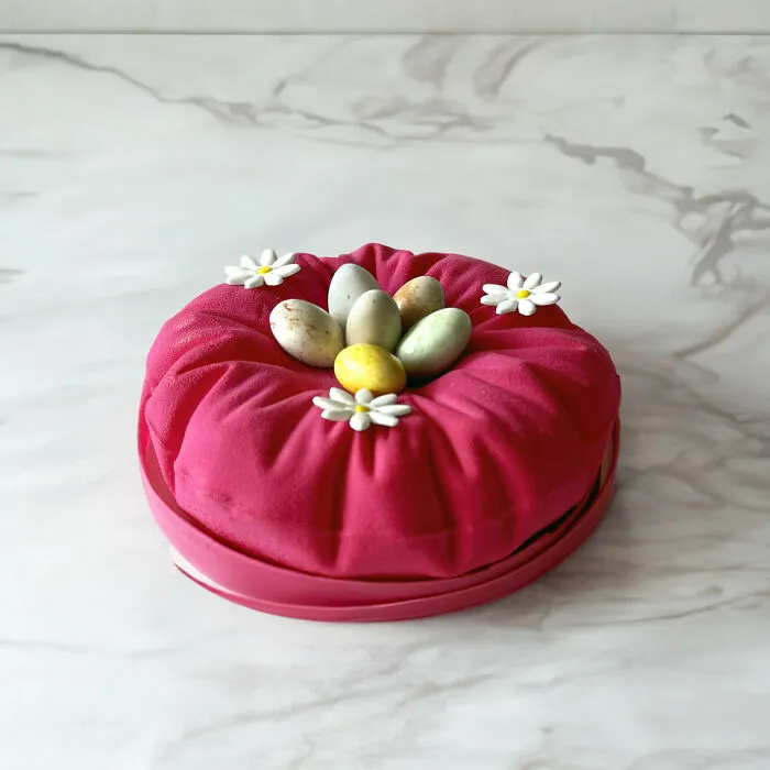 This Ukrainian Pastry Chef Makes Cakes From Random Shapes And Objects (31 Pics)