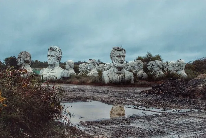 “Images To Rattle The Marrow Of Your Bones”: 50 Creepy Pics