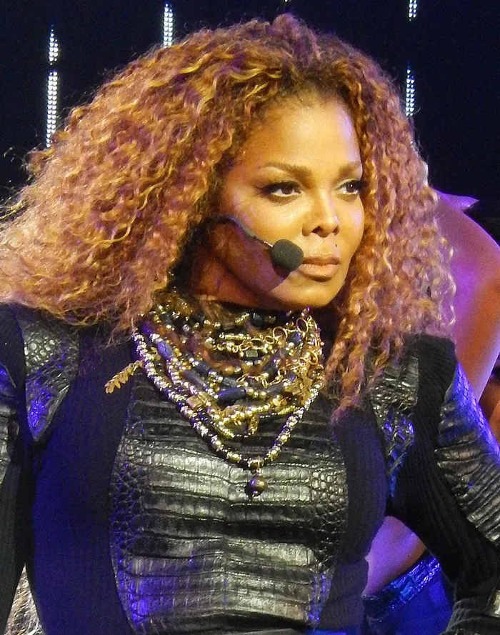 30 Famous People That Became Extremely Unpopular Without Any Good Reason