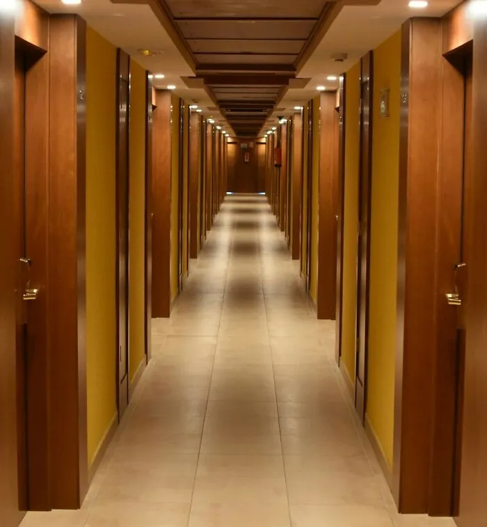 Instead Of A Relaxing Vacation, These 30 People Were Left With Frightening Stories