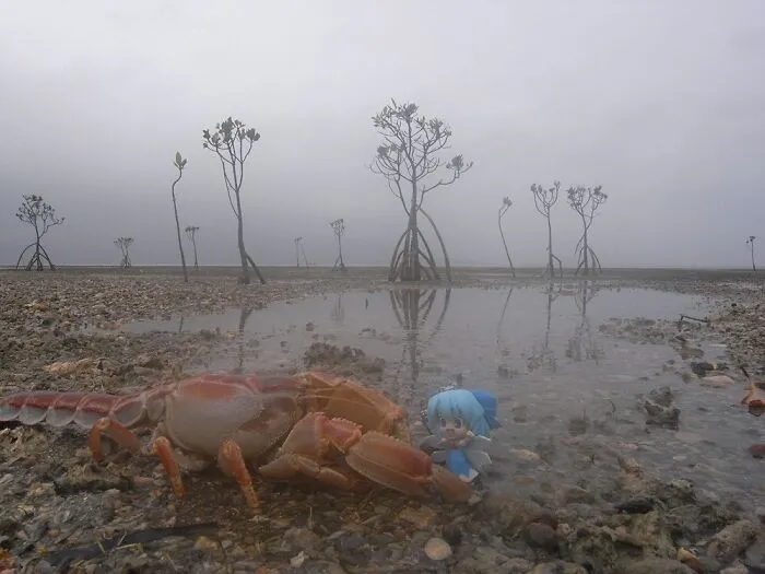 “Images To Rattle The Marrow Of Your Bones”: 50 Creepy Pics